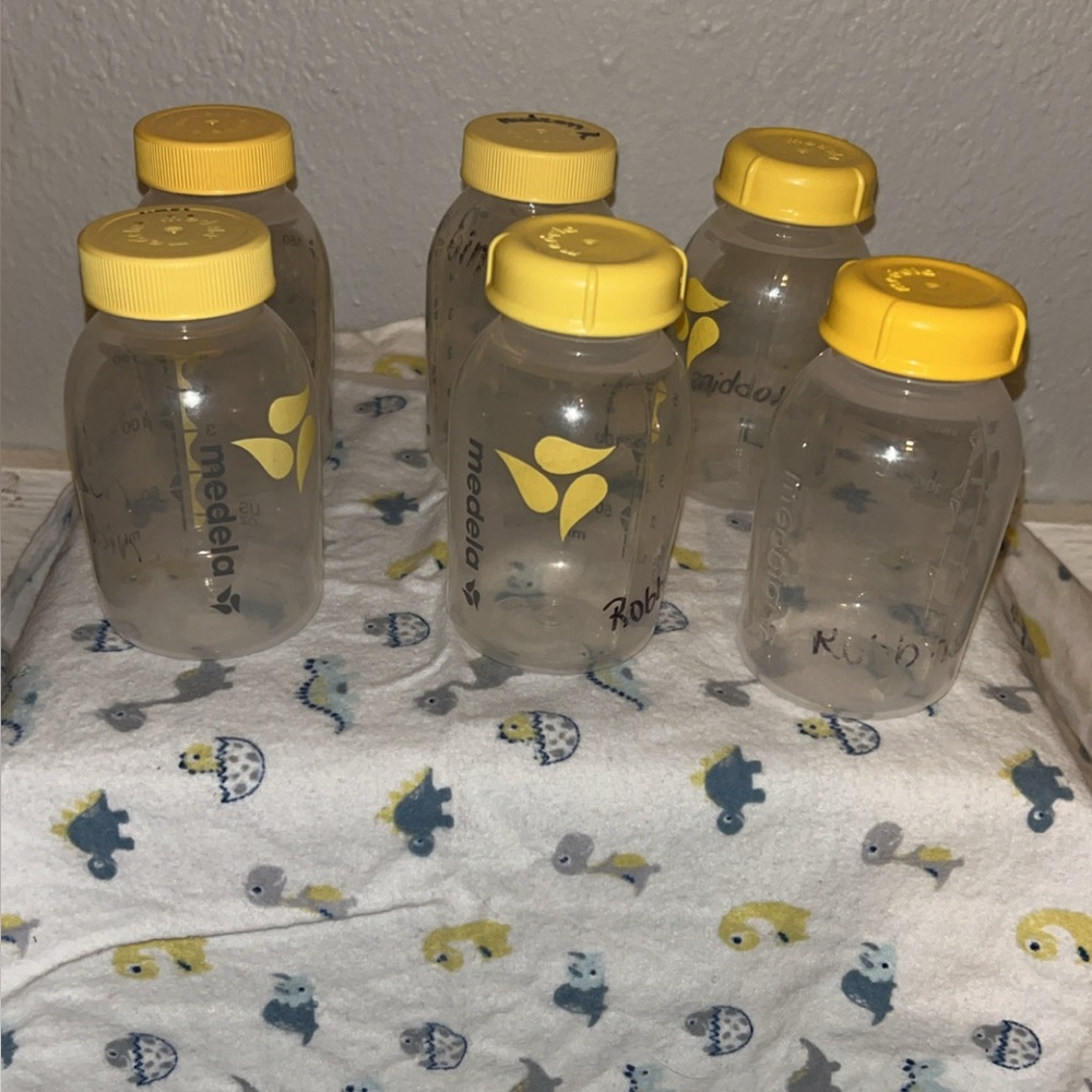 Medela Yellow and Clear Baby storage Bottles set of 6